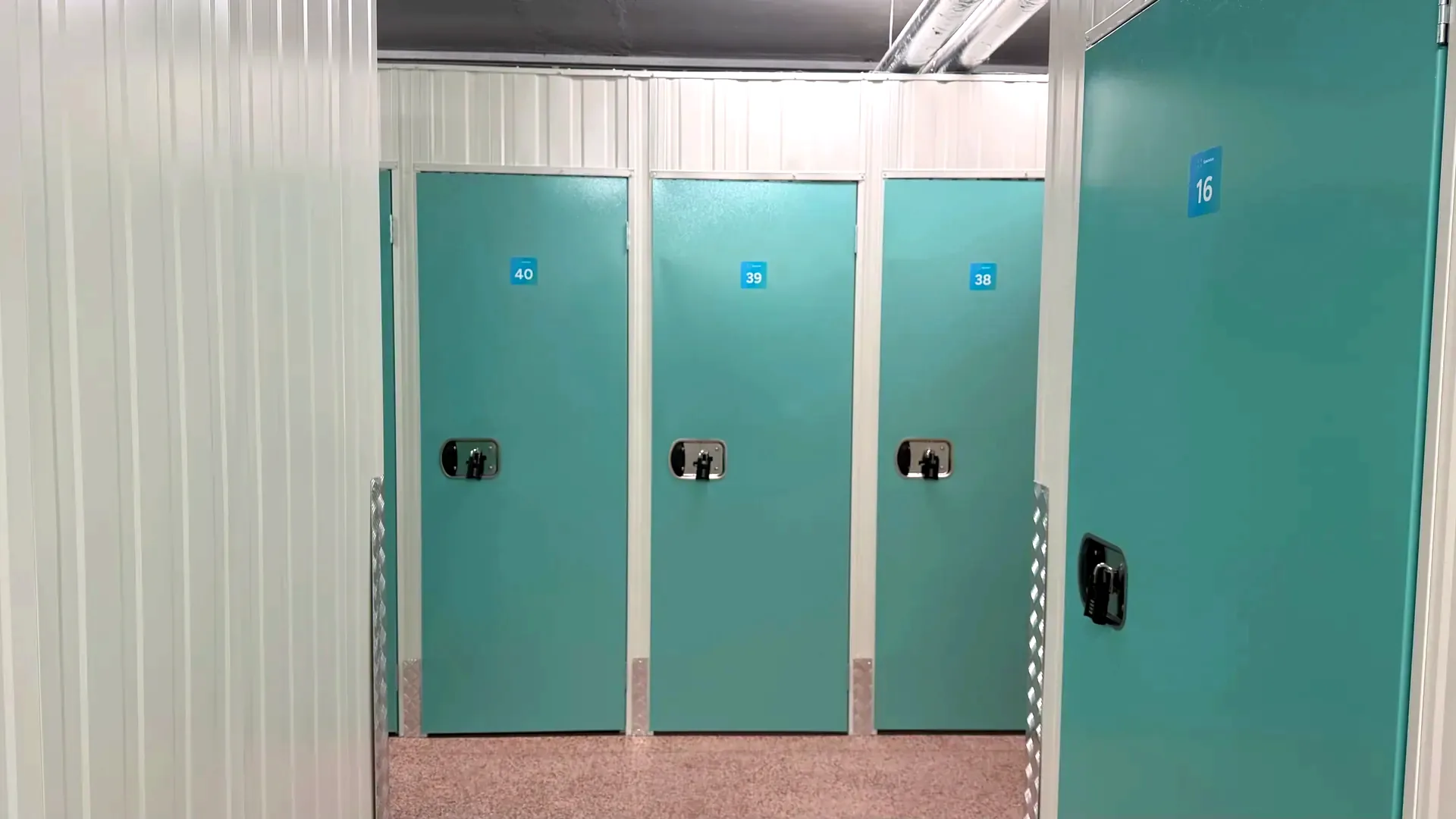 Tři skladovací boxy Spacebox v Plzni na Doubravce